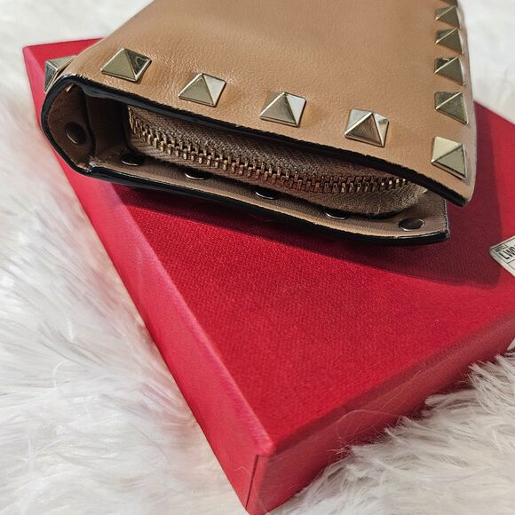 Valentino (Authentic) Khaki Leather Rockstud Zippy Wallet w/ Box & Dust Cover - Picture 5 of 14